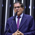 deputado-envia-r$-1-mi-em-emenda-para-erguer-estatua-no-meio-do-nada