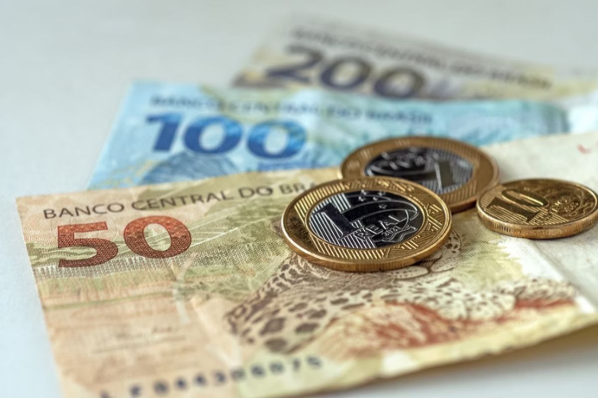 comeca-a-valer-o-salario-minimo-de-r$-1621.-entenda-o-que-muda