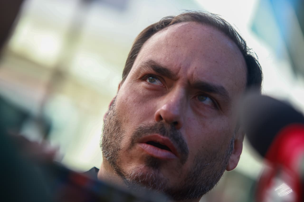 carlos-se-pronuncia-apos-bolsonaro-ter-domiciliar-negada