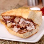 sanduiche-de-pernil-e-a-opcao-perfeita-para-reaproveitar-a-ceia