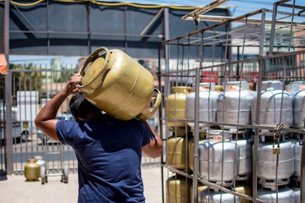 botijao-de-gas-de-cozinha-fica-mais-caro-no-df;-veja-quanto