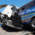 colisao-entre-onibus-e-carreta-deixa-quatro-mortos-na-br-116