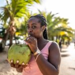 praia-e-sol:-nutri-da-dicas-para-manter-o-corpo-hidratado-no-calor