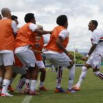 sao-paulo-marca-gol-olimpico-na-estreia-da-copinha;-veja-video