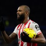 vice-artilheiro,-brasileiro-faz-hat-trick-em-vitoria-na-premier-league
