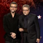 wagner-moura-apresenta-premio-no-critics-choice-e-fala-arranca-risadas