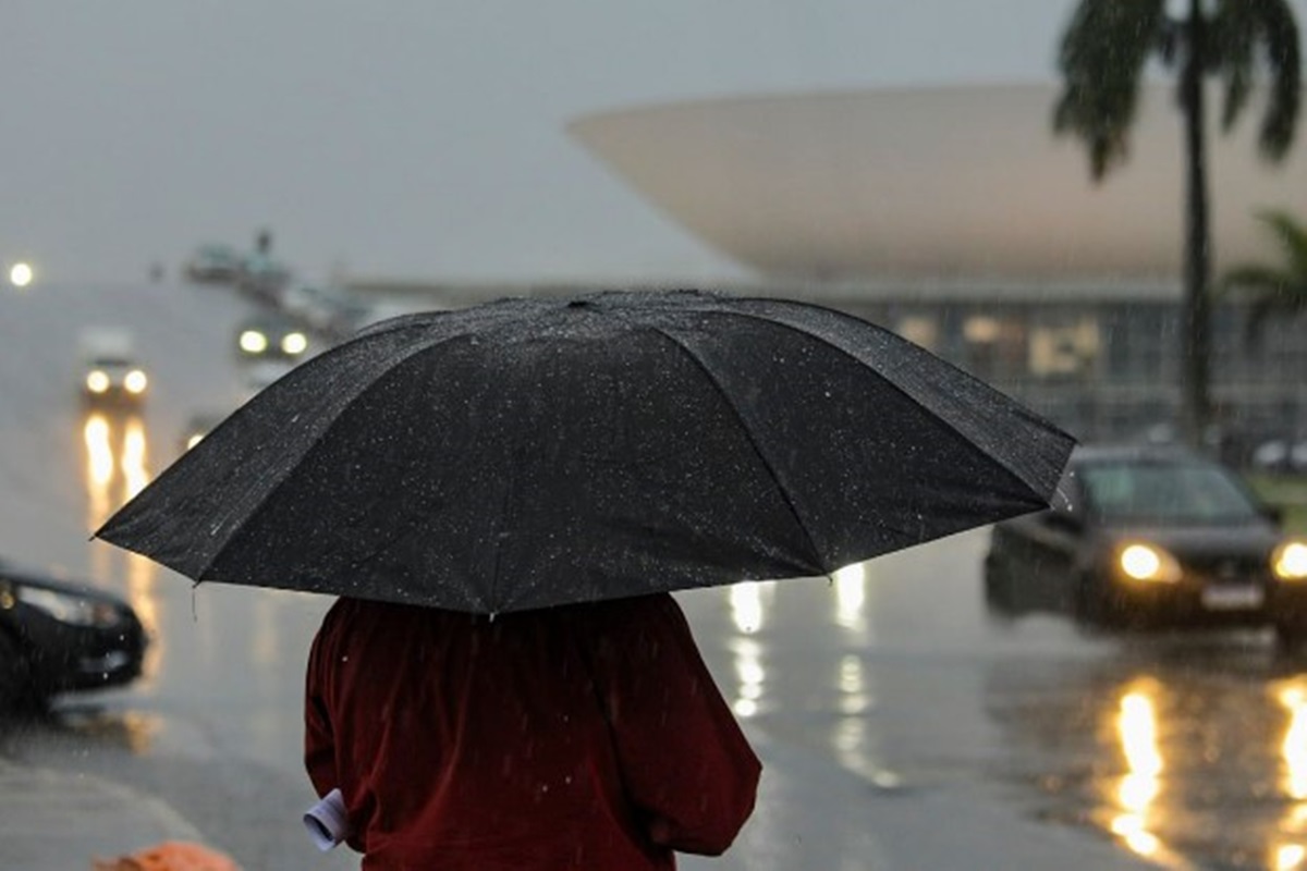 semana-comeca-com-alerta-de-tempestade-no-df;-veja-a-previsao-do-tempo