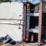 sc:-carreta-tomba-apos-motorista-perder-o-controle-e-deixa-dois-mortos