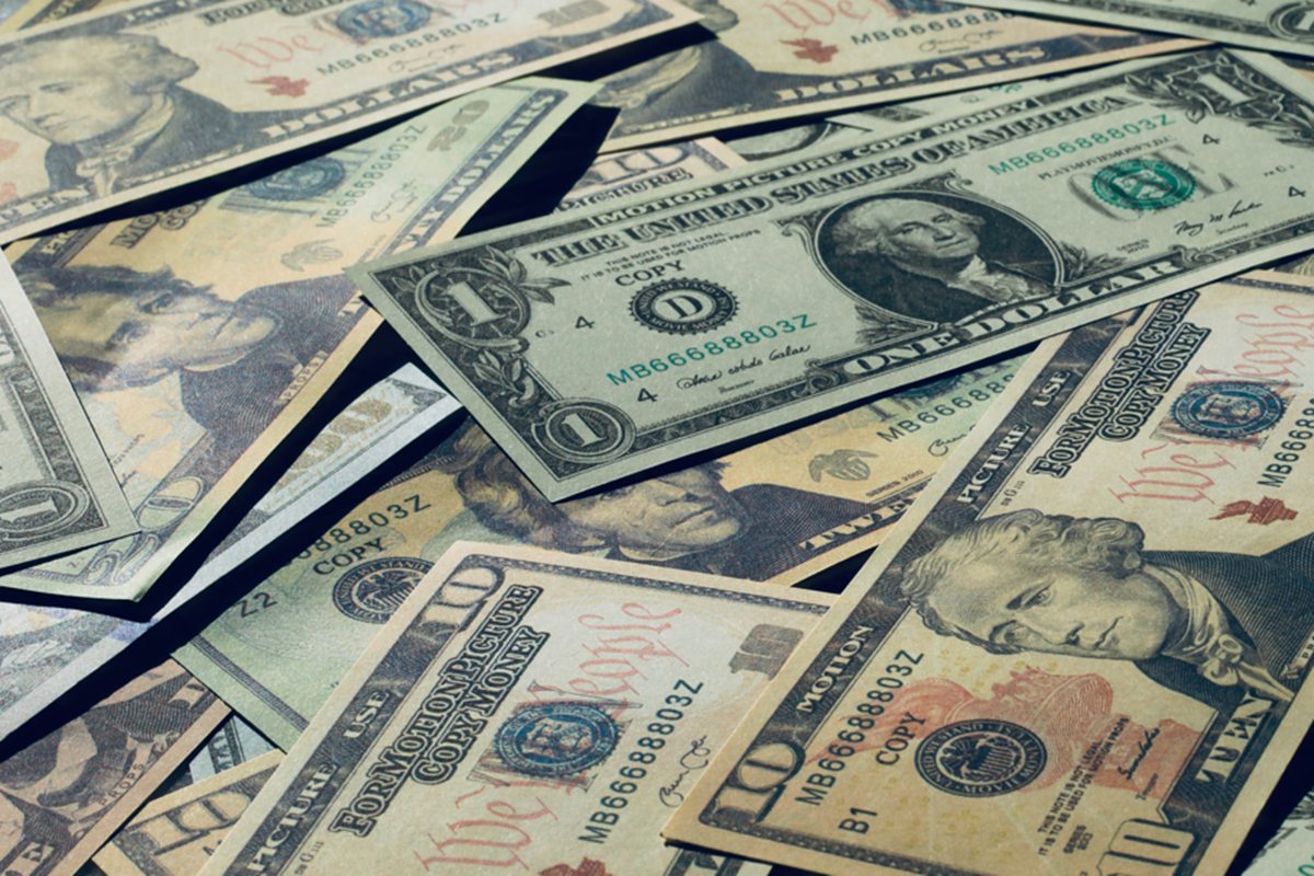 dolar-sobe-e-bolsa-oscila-com-mundo-em-alerta-por-crise-na-venezuela