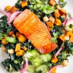 salmao-assado-leve-e-suculento-transforma-a-dieta-em-um-prazer;-veja
