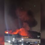 combate-a-incendio-que-atinge-borrracharia-ja-passa-de-8-horas