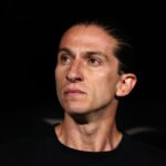 video:-filipe-luis-acompanha-jogo-da-segunda-divisao-espanhola