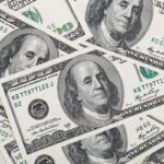 dolar-cai-e-bolsa-sobe-com-balanca-comercial,-falas-do-fed-e-venezuela