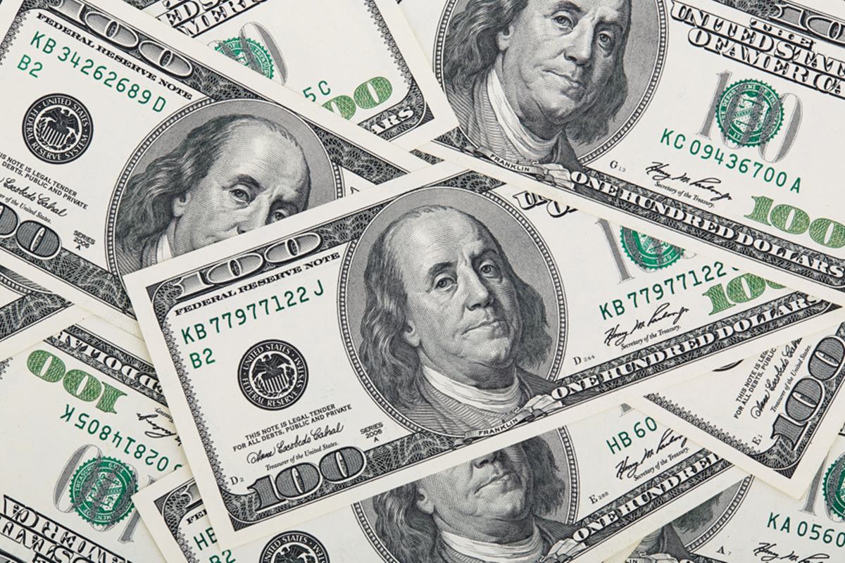 dolar-cai-e-bolsa-sobe-com-balanca-comercial,-falas-do-fed-e-venezuela
