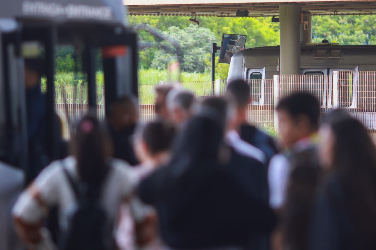 “metro-estressante”:-fechamento-de-estacoes-surpreende-passageiros