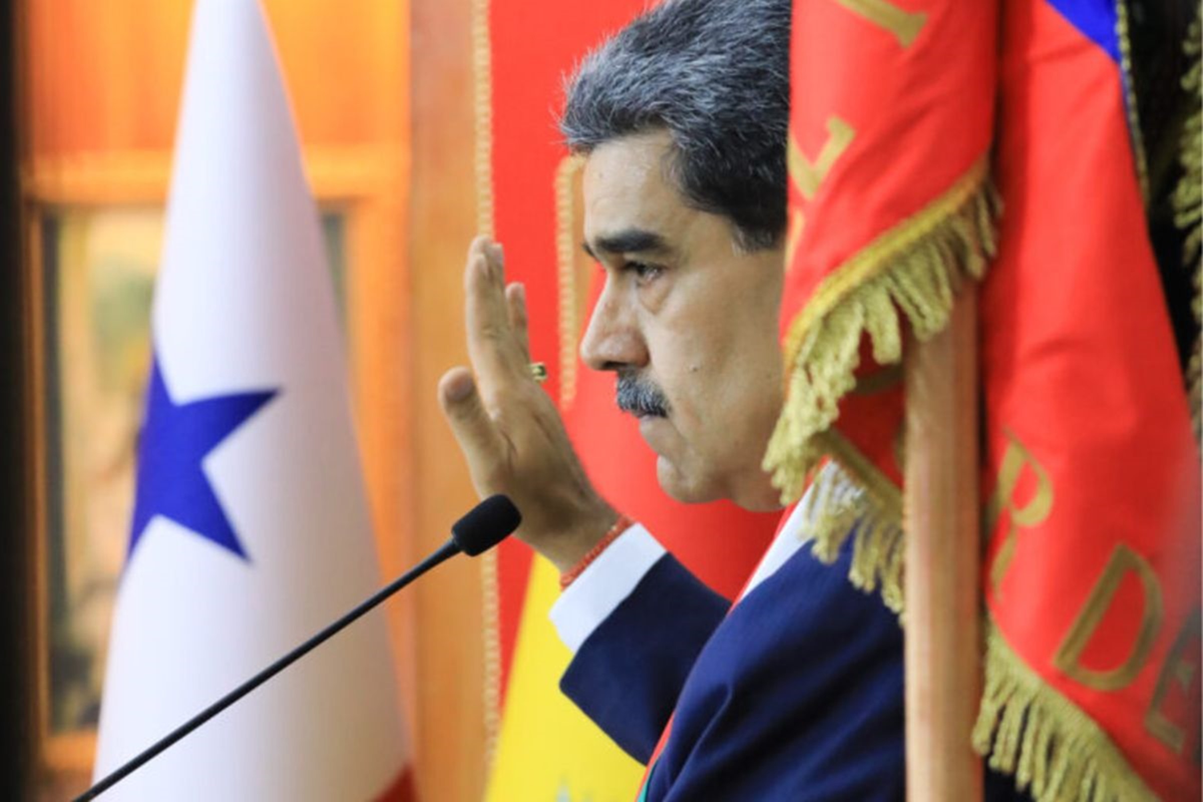 cia-disse-a-trump-que-pessoas-leais-a-maduro-devem-liderar-a-venezuela