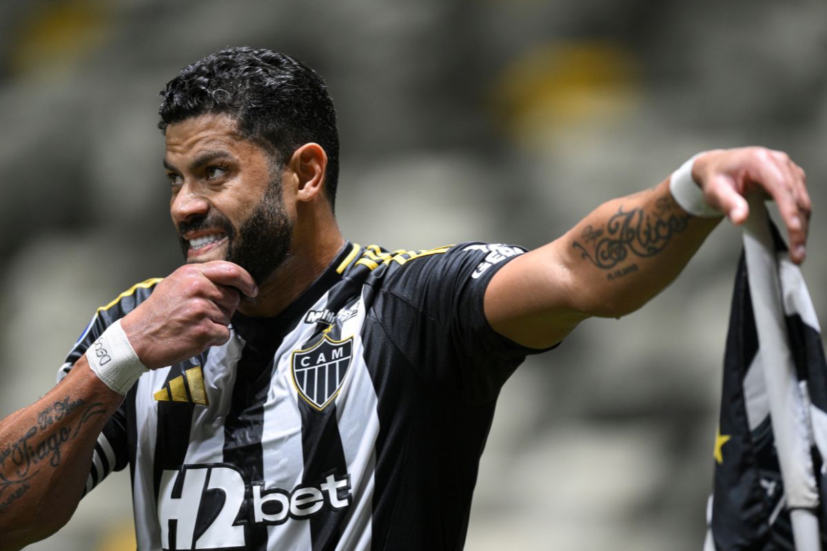 permanencia-de-hulk-no-atletico-mg-divide-opiniao-de-torcedores.-veja-video