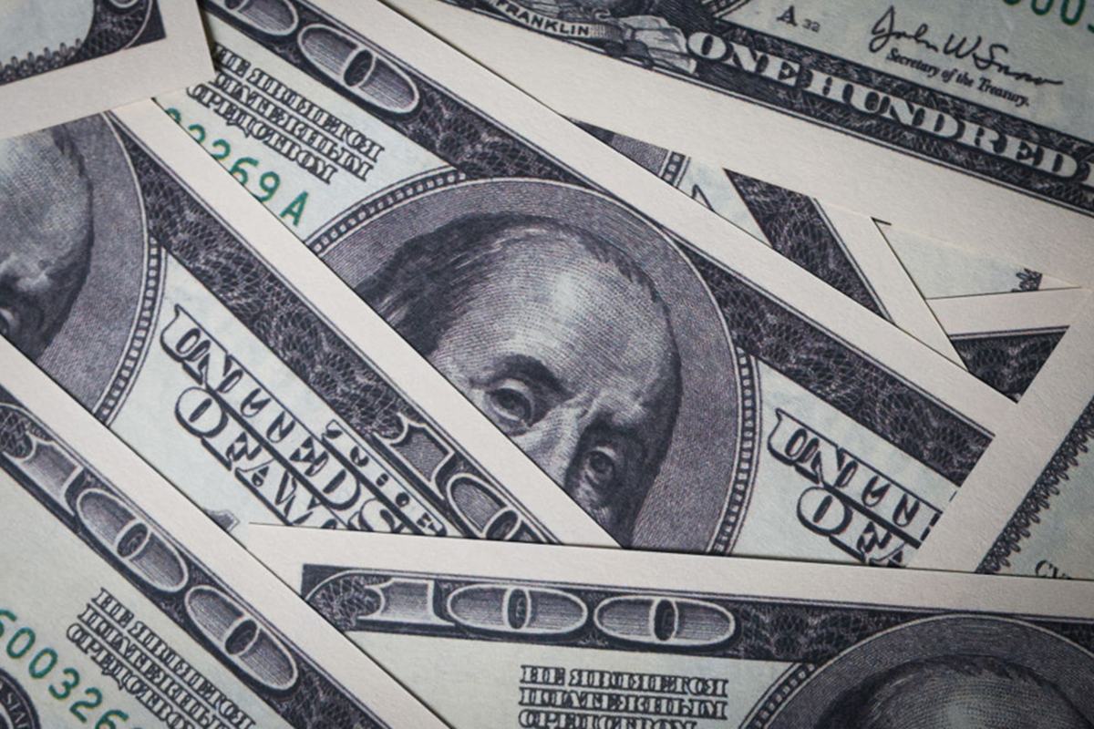 dolar-opera-estavel-e-bolsa-recua-com-mercado-atento-a-emprego-nos-eua