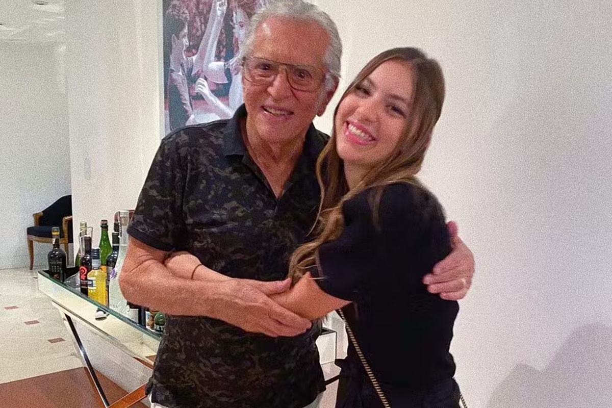 aos-24-anos,-neta-de-carlos-alberto-de-nobrega-revela-cancer-de-mama.-video