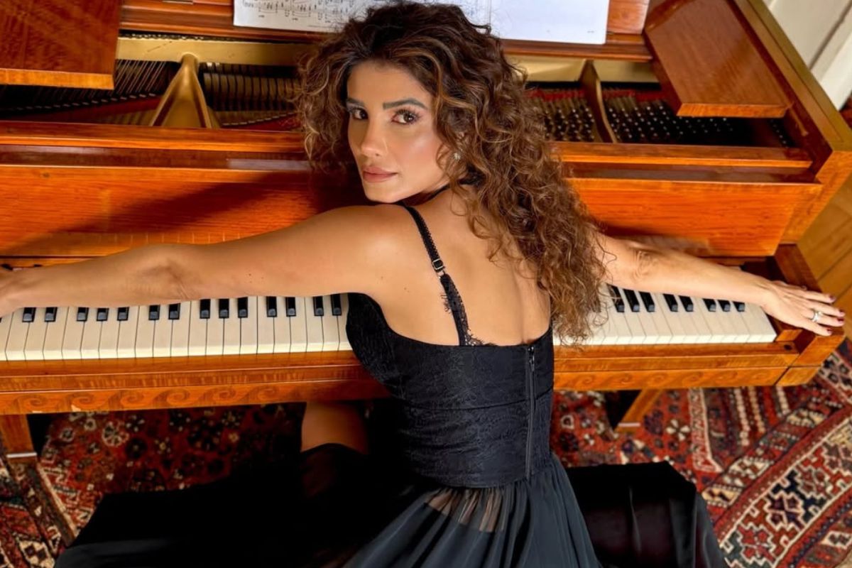 paula-fernandes-fala-da-novela-da-globo-e-polemica-com-roberta-miranda.-assista-ao-video