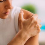 menopausa-pode-causar-“ombro-congelado”?-medico-explica