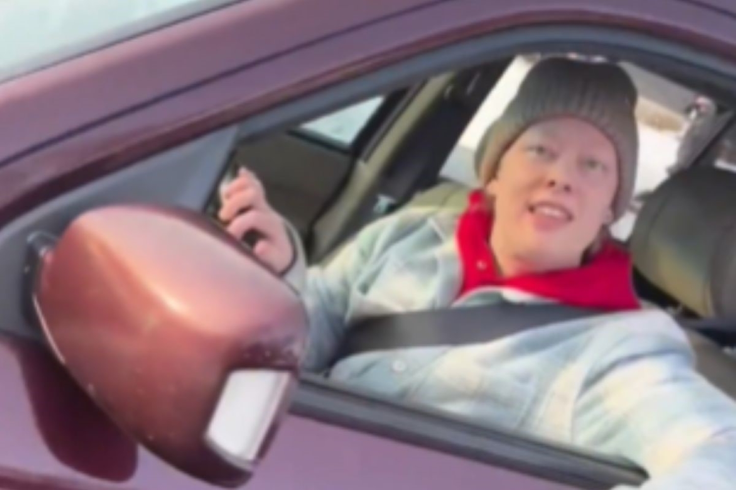 agente-do-ice-filmou-momento-em-que-mulher-foi-morta-a-tiros-nos-eua.-veja-video
