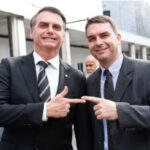 em-busca-de-forca-politica,-flavio-repete-tatica-de-bolsonaro-em-2018