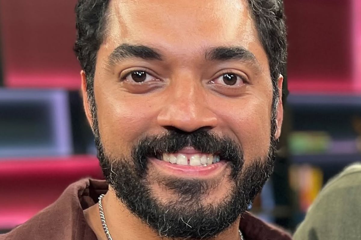 thomas-aquino-celebra-novo-personagem-e-rebate-rumores-sobre-vale-tudo.-veja-video