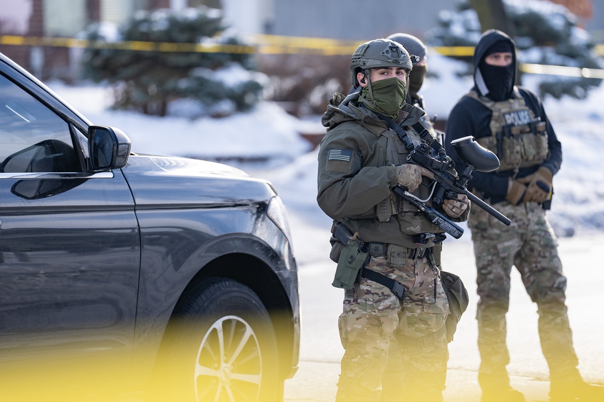 trump-envia-centenas-de-agentes-federais-a-minneapolis-apos-protestos