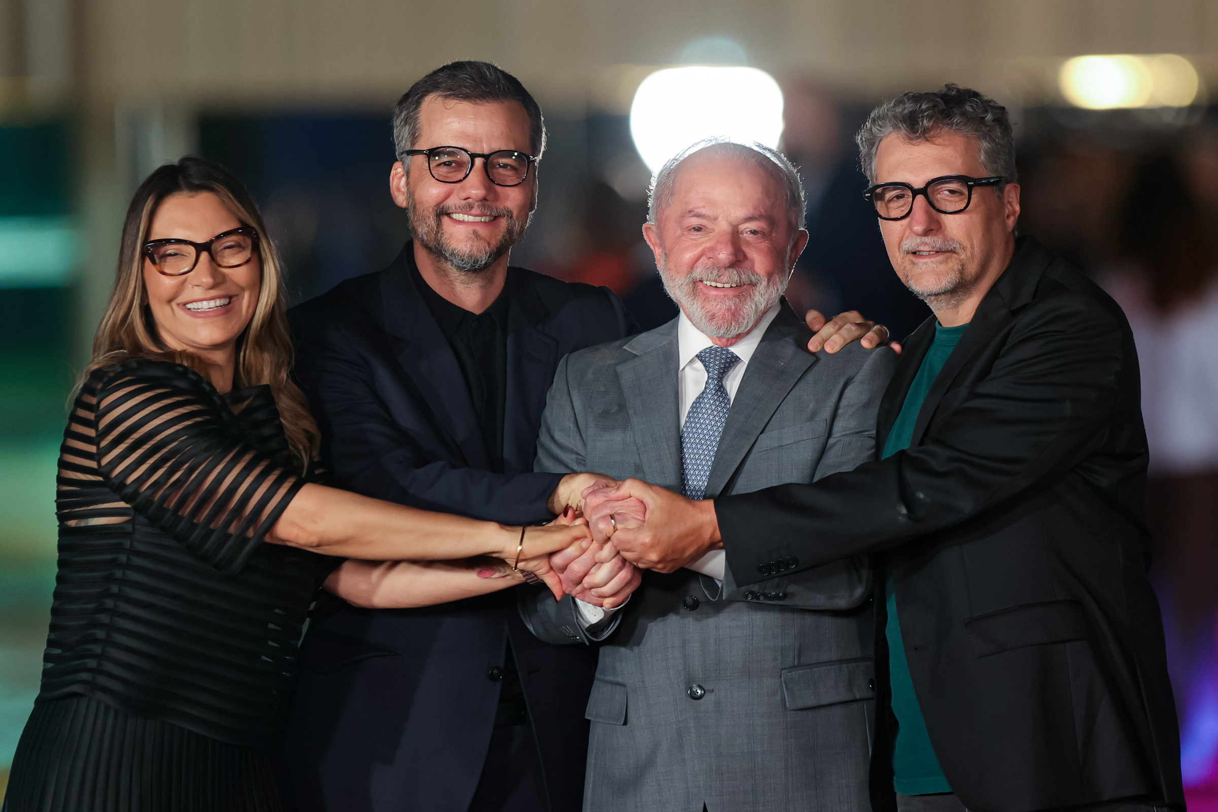 lula-e-janja-comemoram-globo-de-ouro-de-o-agente-secreto:-“muito-felizes”