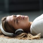 estudo-explica-por-que-algumas-pessoas-nao-sao-felizes-ouvindo-musica