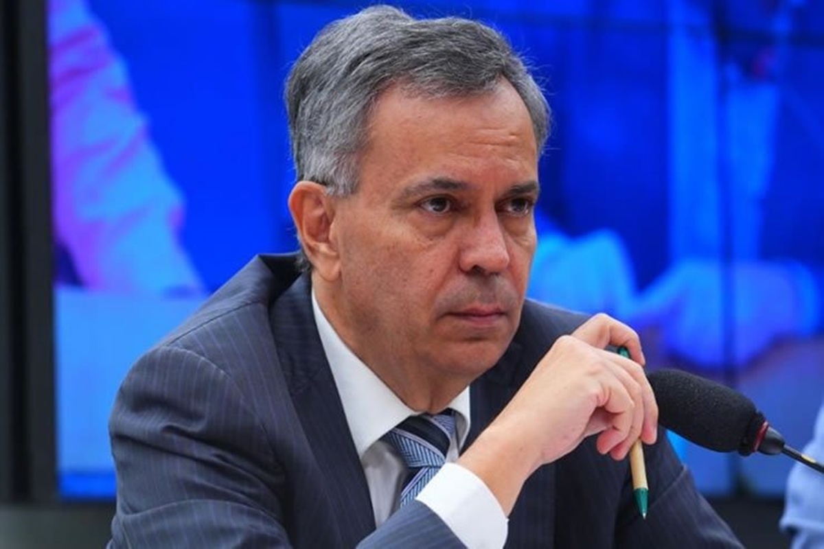 overclean:-stf-autoriza-buscas-em-apartamento-funcional-de-deputado