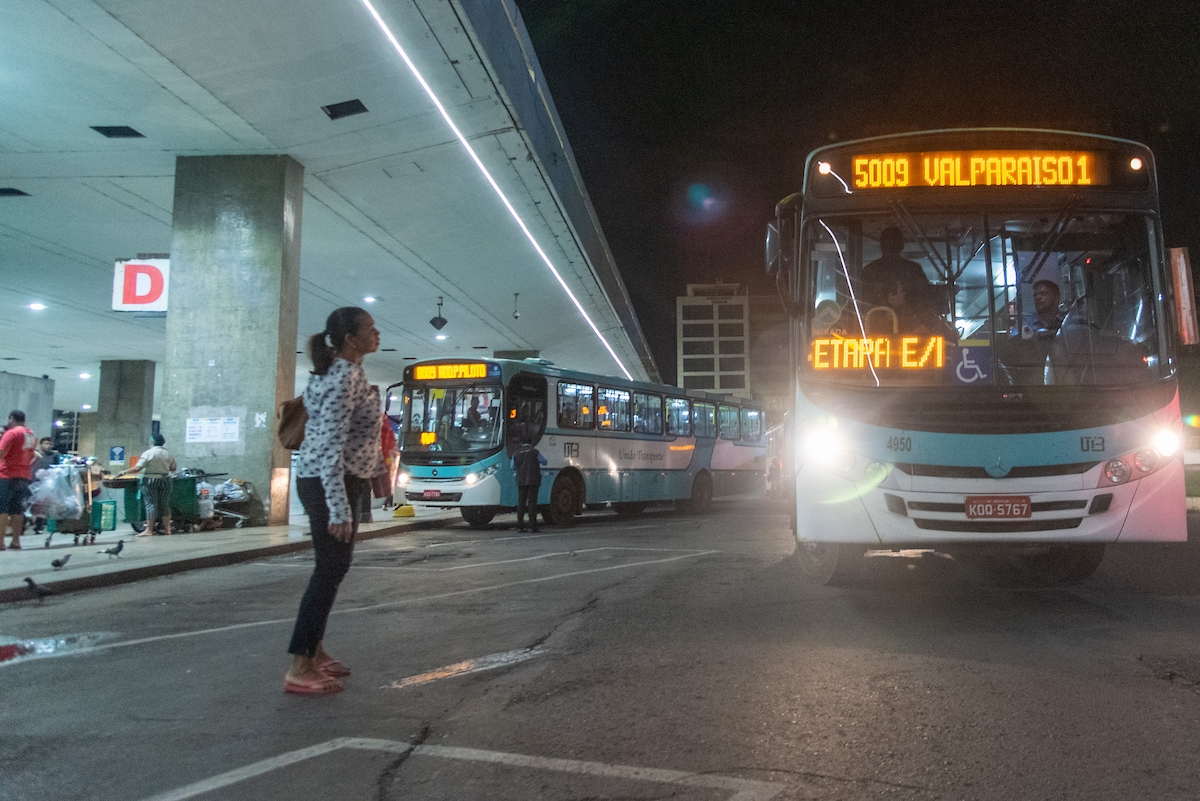servicos-recuam-0,1-%-em-novembro-de-2025,-diz-ibge