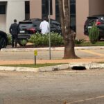 apos-viagem-aos-eua,-flavio-visita-jair-bolsonaro-na-prisao