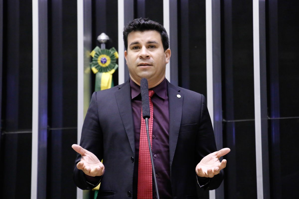 pe:-integrantes-do-pt-ganham-liberdade-para-escolher-campos-ou-raquel