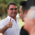 articulador-de-flavio-bolsonaro-se-reune-com-bancos-e-manda-recados