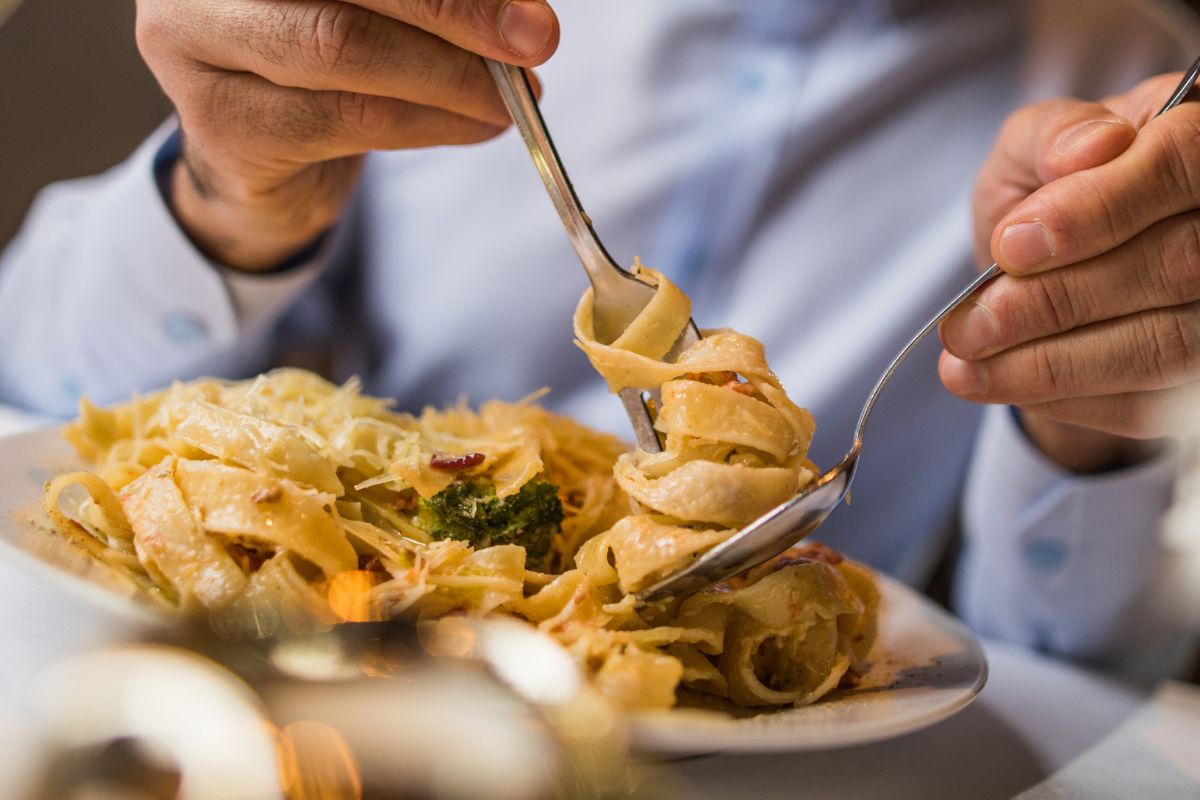 aprenda-a-receita-do-macarrao-de-frigideira-“mais-facil”-do-mundo