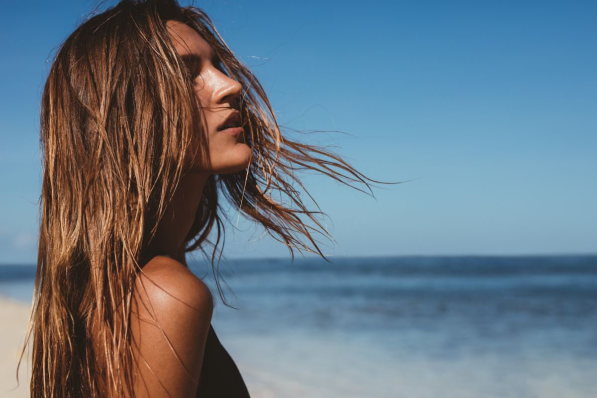 sos-cabelo-pos-ferias:-especialista-da-4-dicas-para-recuperar-os-fios
