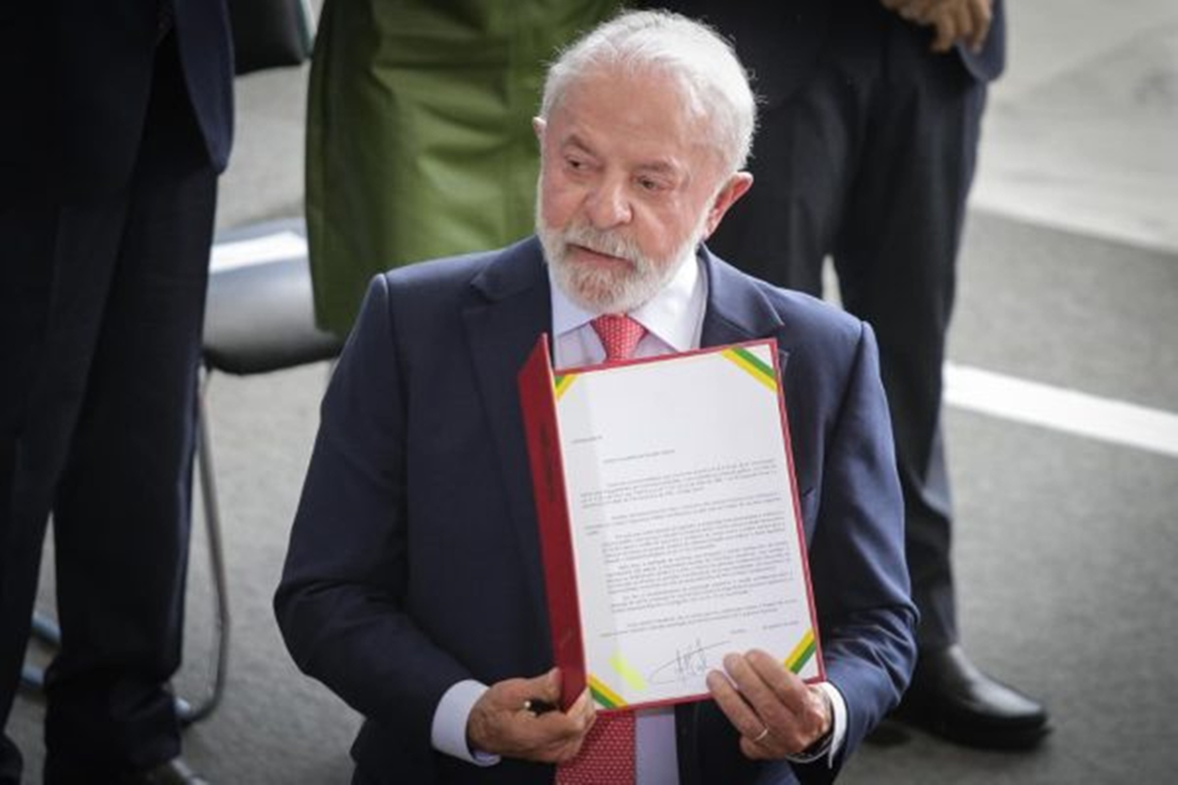 lula-sanciona-orcamento-de-2026-com-veto-de-r$-400-milhoes-em-emendas