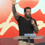“cego-pela-ambicao”:-pastor-alvo-da-pf-fez-pregacao-sobre-provacoes.-video