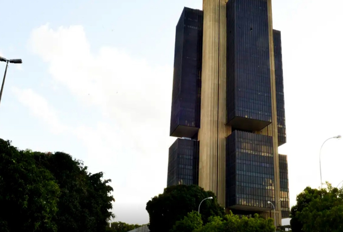 caso-master:-bc-determina-liquidacao-da-reag-investimentos