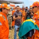 bacabal:-bombeiros-homenageiam-cadela-morta-em-buscas-a-criancas.-veja-video