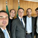 moraes-rebate-criticas-de-familia-e-cita-regalias-de-bolsonaro-na-pf