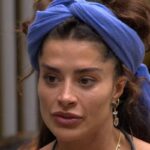 bbb-26:-o-motivo-por-tras-do-lenco-que-aline-campos-usa-todos-os-dias