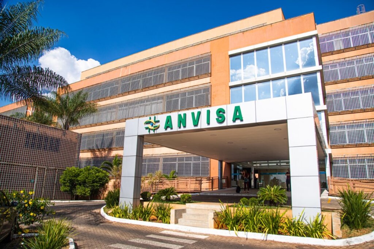 anvisa-proibe-glitter-e-folhas-de-ouro-vendidos-como-comestiveis
