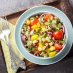 salada-de-feijao-branco-e-opcao-leve-e-facil-para-dias-quentes