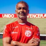 romario-aponta-centroavante-ideal-para-selecao-na-copa.-saiba-quem