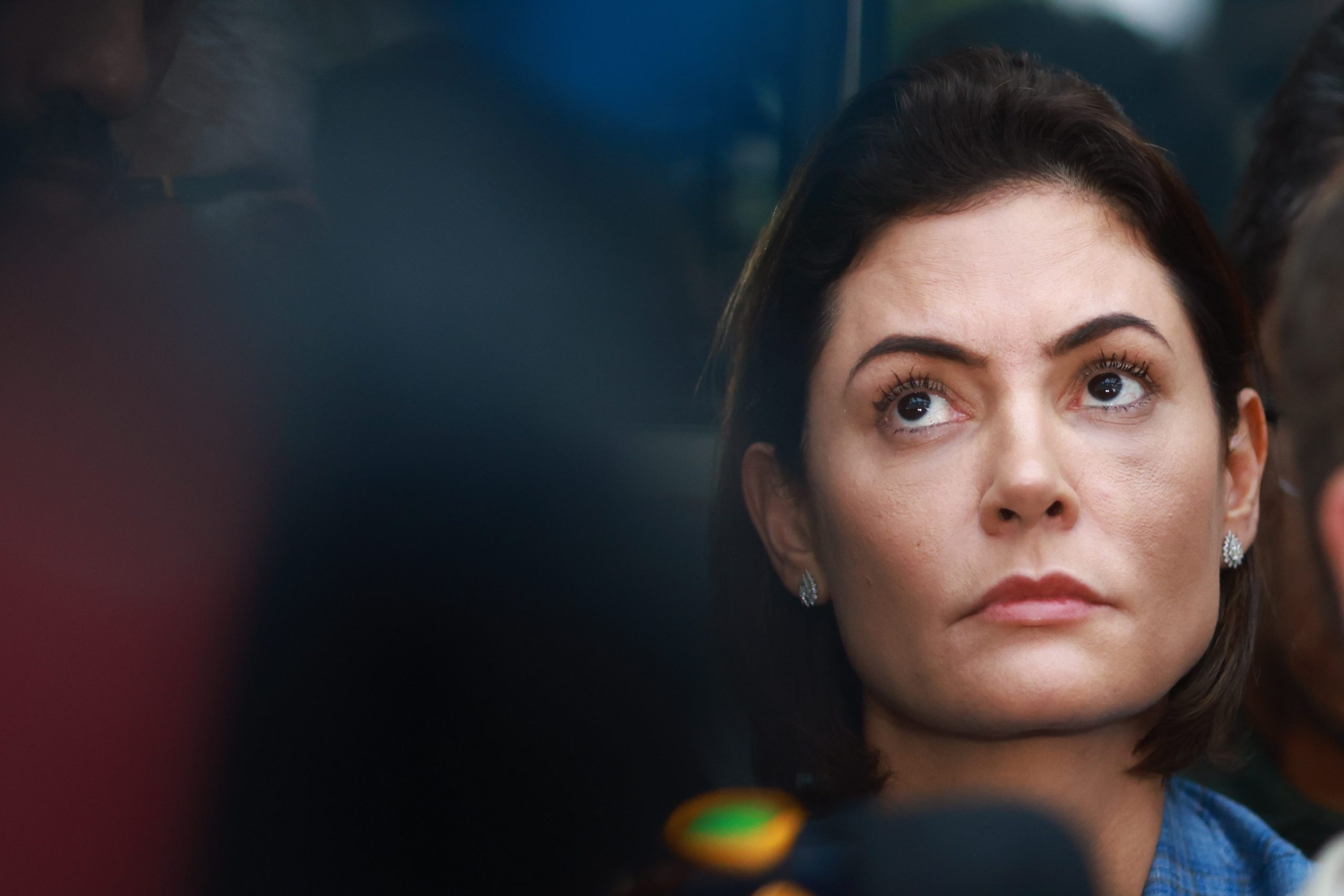 michelle-apaga-post,-volta-atras-e-remove-mencao-a-golpe-e-enteados