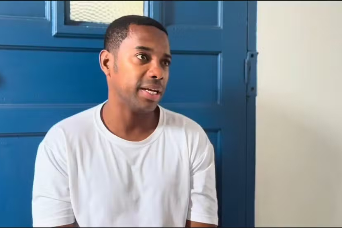 robinho-tem-pena-reduzida-e-vai-deixar-cadeia-mais-cedo