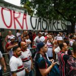 fotos:-torcedores-do-sao-paulo-protestam-contra-casares-no-morumbis